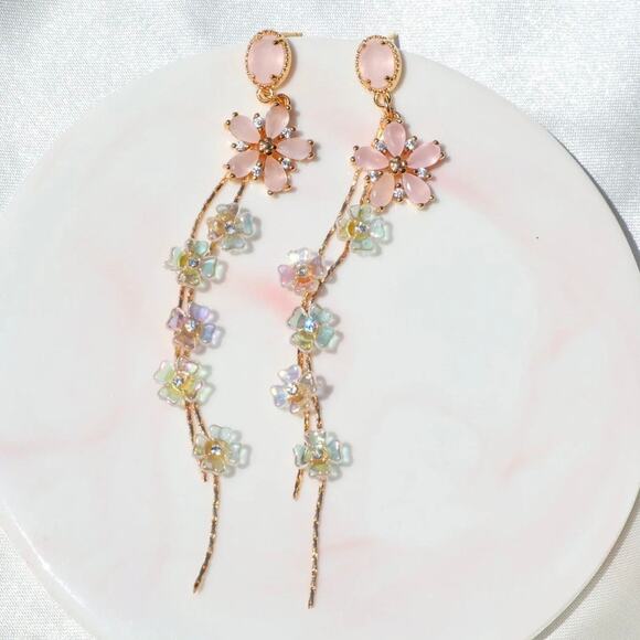 NEW | La Meno | Mini Cascading Holographic Flower Earrings - Picture 2 of 3